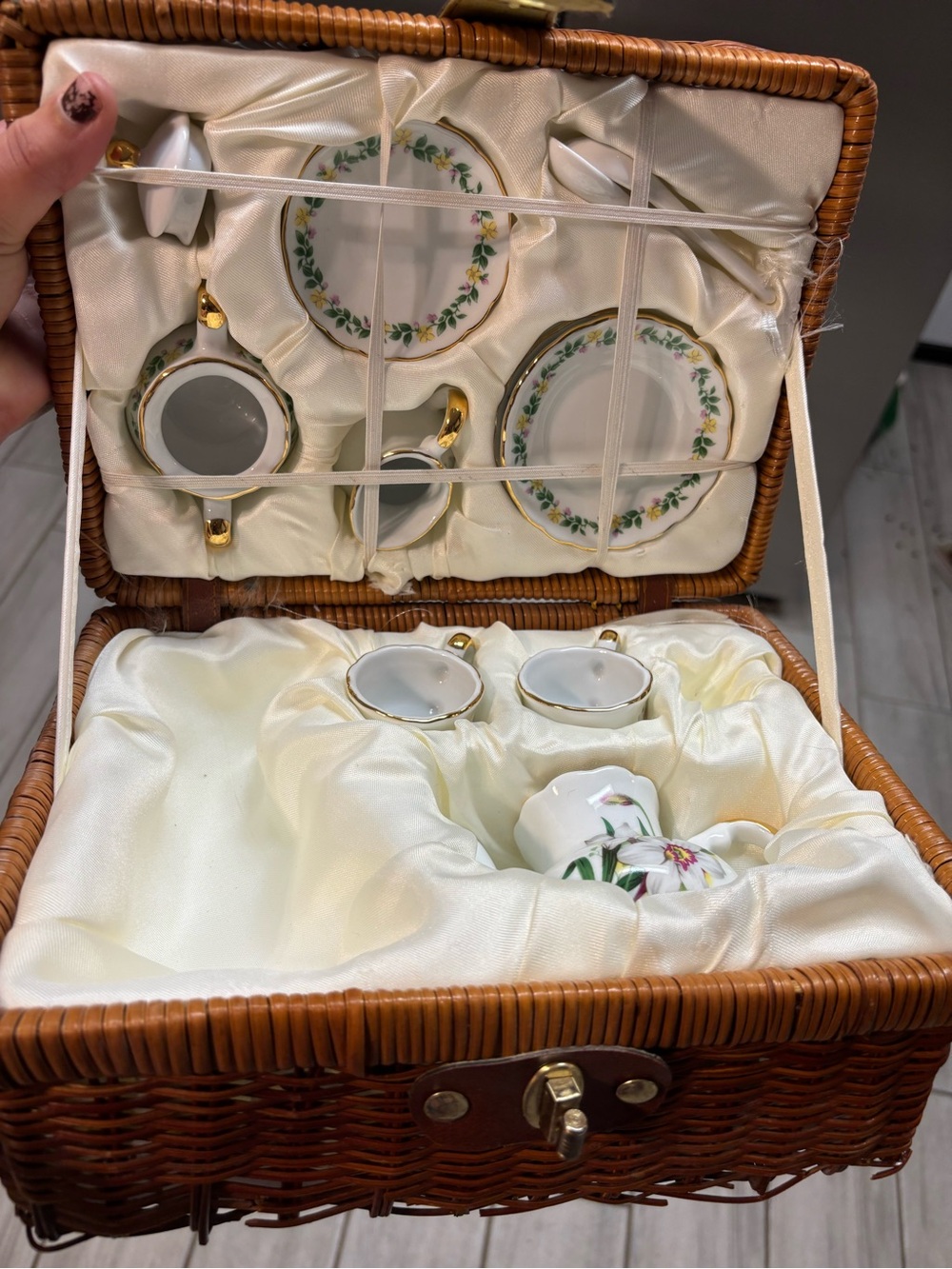 Miniature vintage Porcelain Tea Set in Woven Carrying Basket